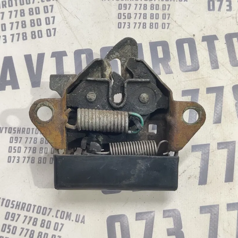 Замок капота Mazda Premacy (99-05) 1.8 бензин передній