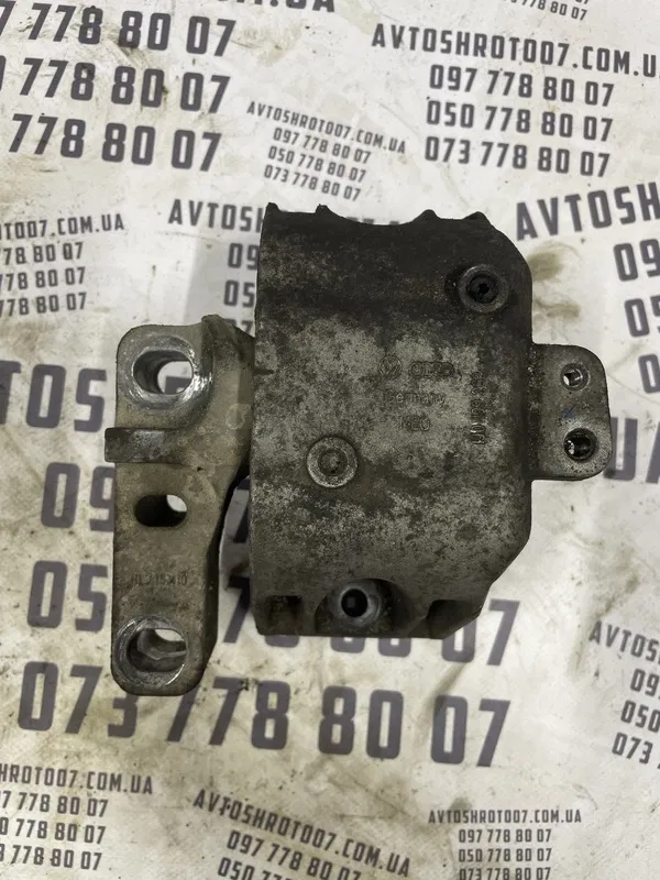 Подушка двигуна Skoda Octavia Tour (96-10) 1.6 OEM 1J0199262