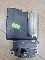 Моторчик люка Skoda Octavia (96-10) 1.6 бенз OEM 3A0959731B фото 2