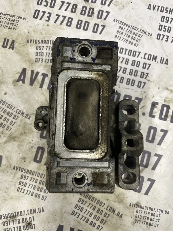 Подушка двигуна Skoda Octavia Tour (96-10) 1.6 OEM 1J0199262
