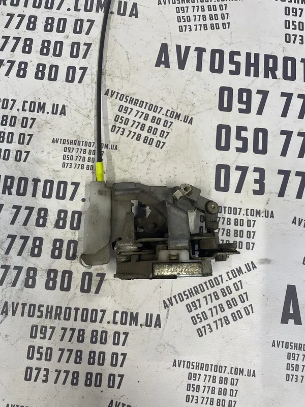 Замок дверей Citroen C1 (05-14) 1.0 бенз зад. пр. OEM 9138G4