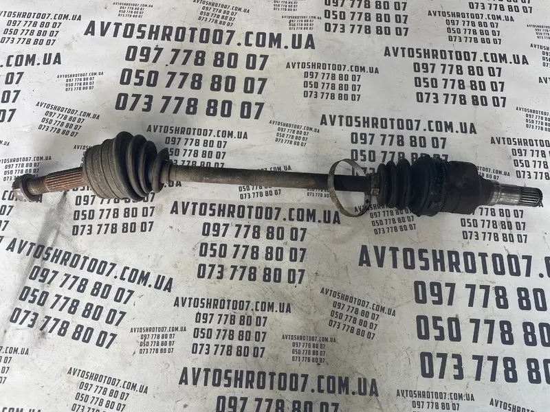 Привід Citroen C1 (05-14) 1.0 бенз передній лівий OEM 3272JY