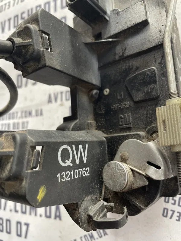 Замок дверей Opel Vectra C (02-08) задня ліва OEM 13210762