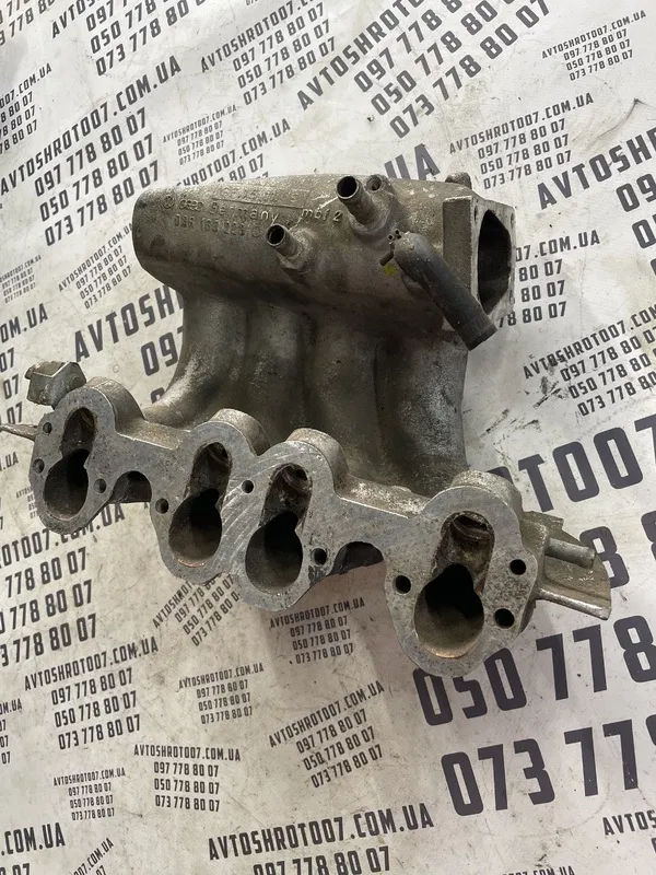 Впускний колектор Audi 80 B3 (86-91) 1.8 бензин OEM 26133223
