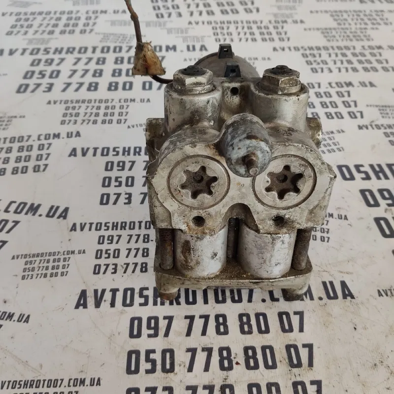 Блок управління АБС Audi 100 C3 (82-91) OEM 265201049