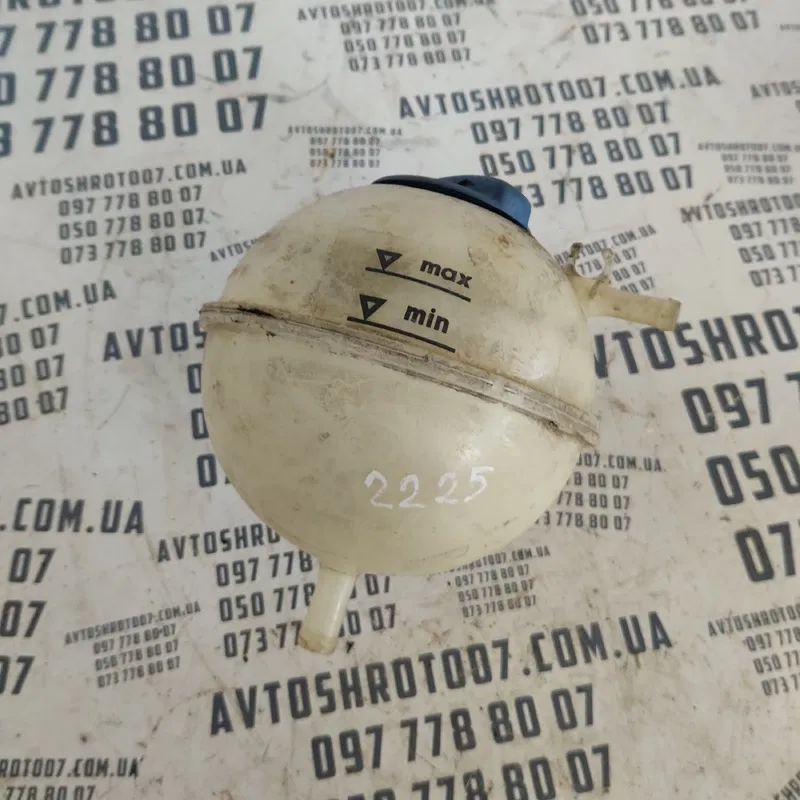 Бачок розширювальний Volkswagen Passat B5 OEM 701121407b