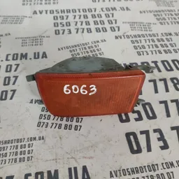 Ліхтар поворотника VW Golf 4 (97-06) правий OEM 1H0953156B