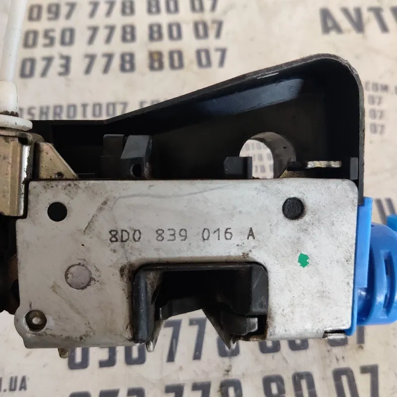 Замок дверей Audi A4 B5 (94-01) задня права OEM 8D0839016A
