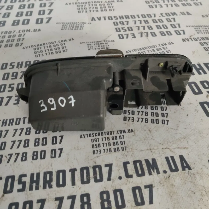 Накладка салону Lexus LS 430 (00-06) OEM 5741050030