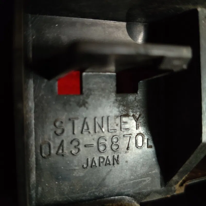 Ліхтар задній лівий Mazda 323 OEM 436870