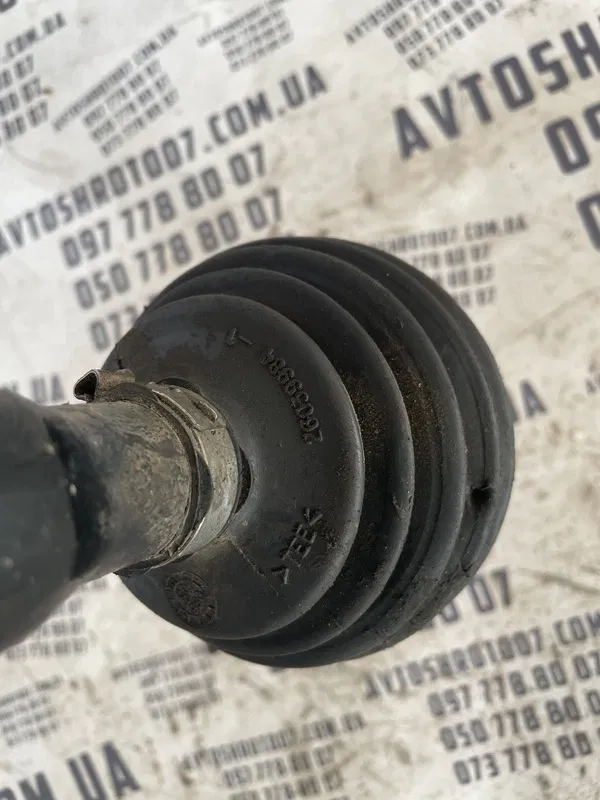 Привід Opel Vectra C (02-08) 1.8 бенз. правий OEM 1008822050