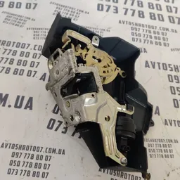 Замок дверей Mercedes E-Class W210 задня ліва OEM 2027330108