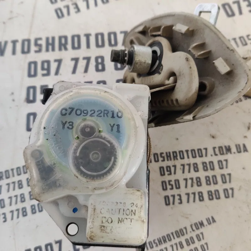 Ремінь безпеки Infiniti FX 35 задній правий OEM c70922r10