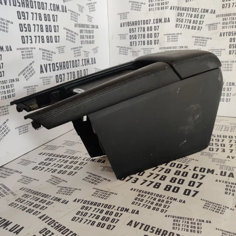 Консоль центральна Mazda 6 GJ (12-21) OEM gml864961