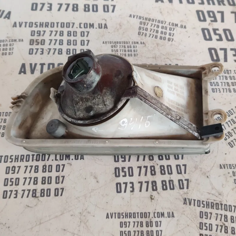 Фара протитуманна Skoda Octavia A5 (04-08) права 1Z0941700