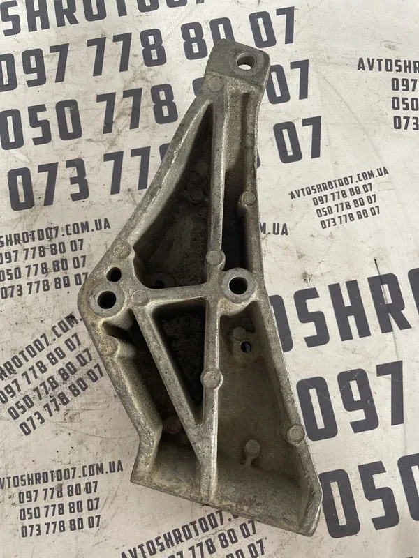 Кронштейн ГПК Audi 80 B3 (86-91) 2.0 бензин OEM 53145515