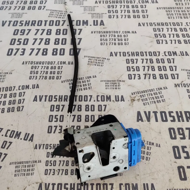 Замок дверей Audi A4 B5 (94-01) задня права OEM 8D0839016A