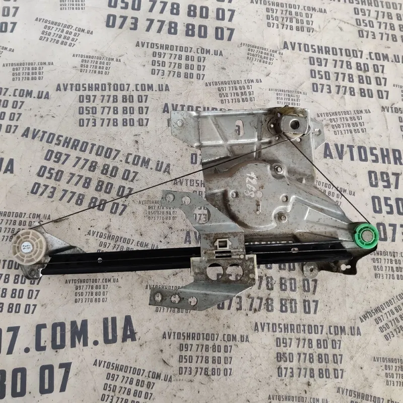 Склопідіймач Audi A4 B5 (94-01) задній правий OEM 8D0839400A