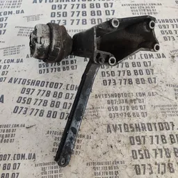 Кронштейн подушки двигуна Audi A4 B5 94-01 ліва 8d0199307l фото 2