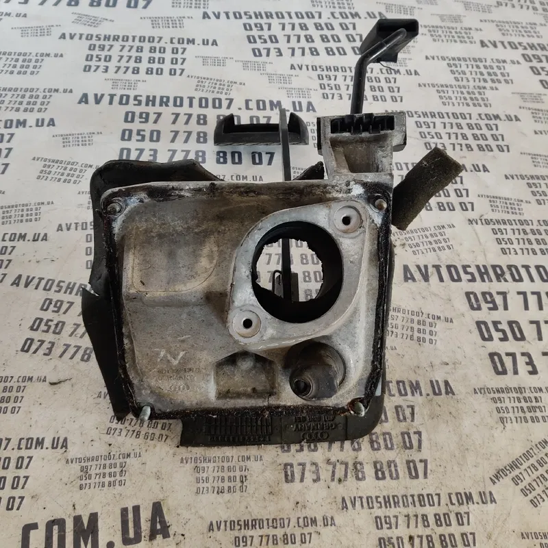 Блок педалей Audi A8 D2 (94-02) OEM 4D1723115D