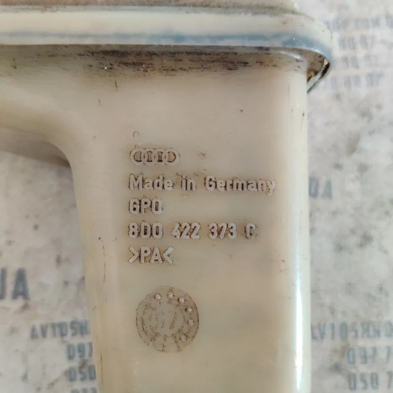 Бачок насосу ГУР Volkswagen Passat B5 (96-05) OEM 8D0422373C
