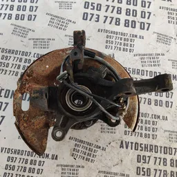 Поворотний кулак Geely MK (06-15) 1.5 бенз лівий OEM 11003
