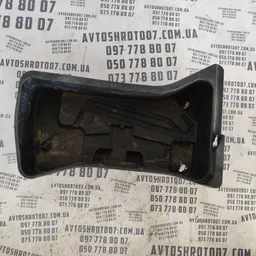 Накладка салону Geely MK права OEM 1018006065
