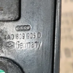 Лючок бака Audi A6 C4 (94-97) OEM 4a0809905d фото 3