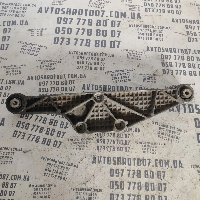Кронштейн редуктора Audi 80 B3 (86-91) OEM 8a0599285a