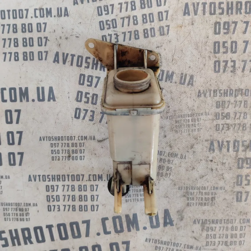 Бачок насосу ГУР Volkswagen Passat B5 (96-05) OEM 8D0422373C