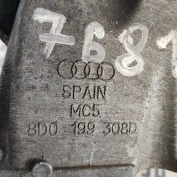 Кронштейн подушки Audi A6 C5 (97-05) правий OEM 8d0199308d фото 3