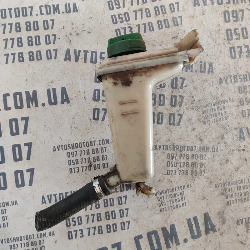 Бачок насоса ГУР Audi A6 C5 (97-05) OEM 8D0422373C