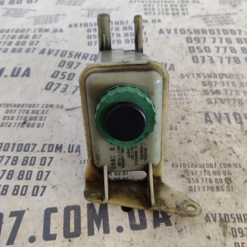 Бачок насосу ГУР Volkswagen Passat B5 8d0422373c