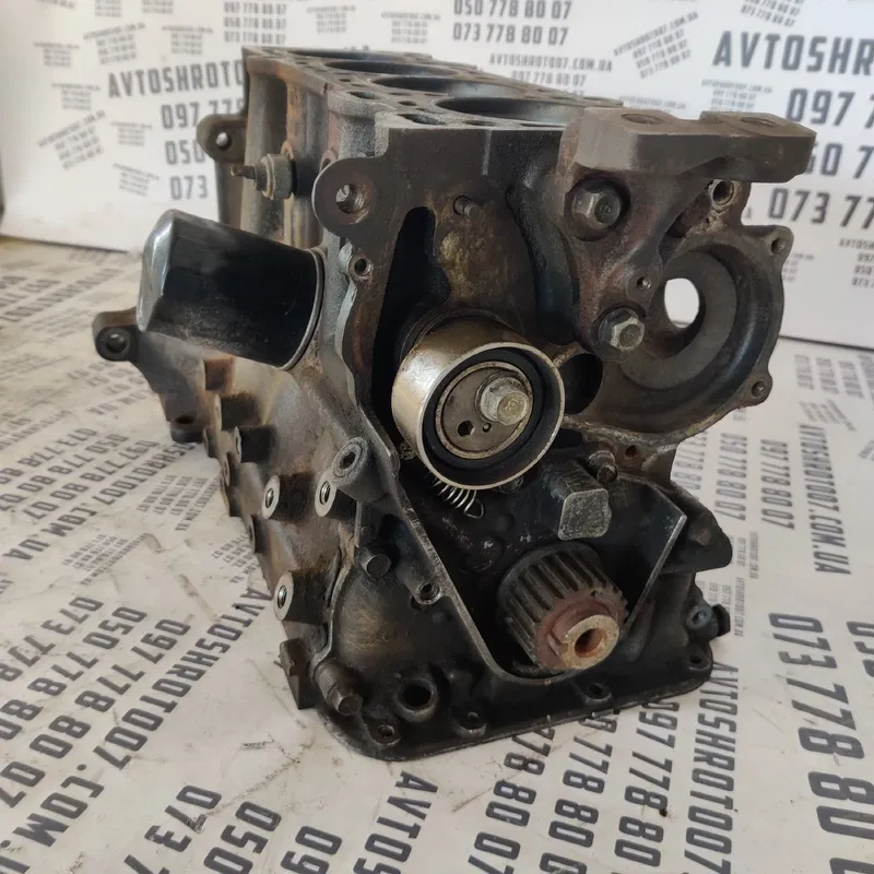 Блок двигуна Mazda Xedos 6 2.0 бензин OEM FS