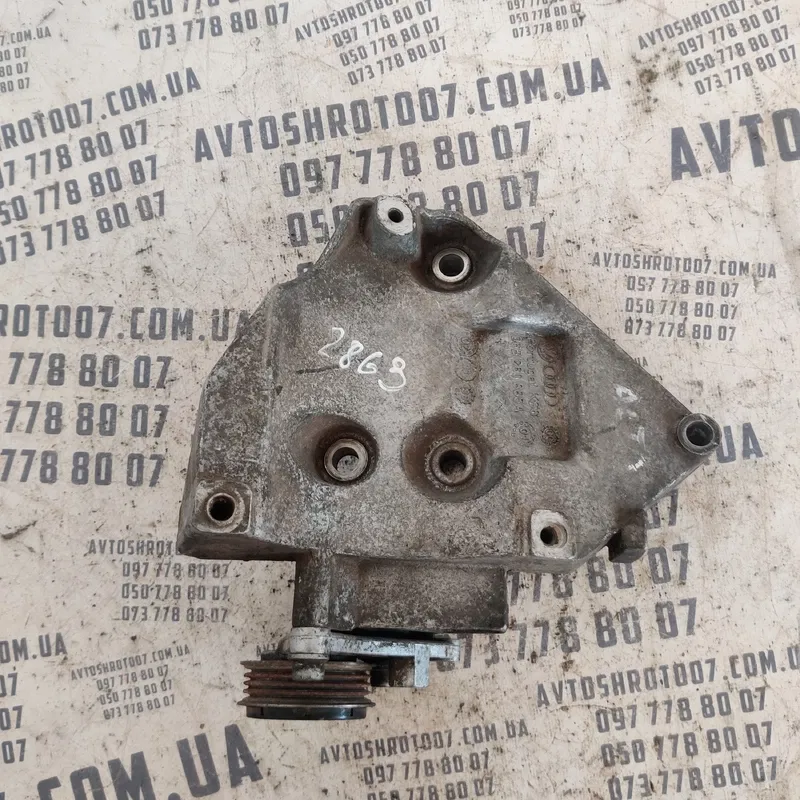 Кронштейн компресора VW Passat B5 (96-05) OEM 06B260885A