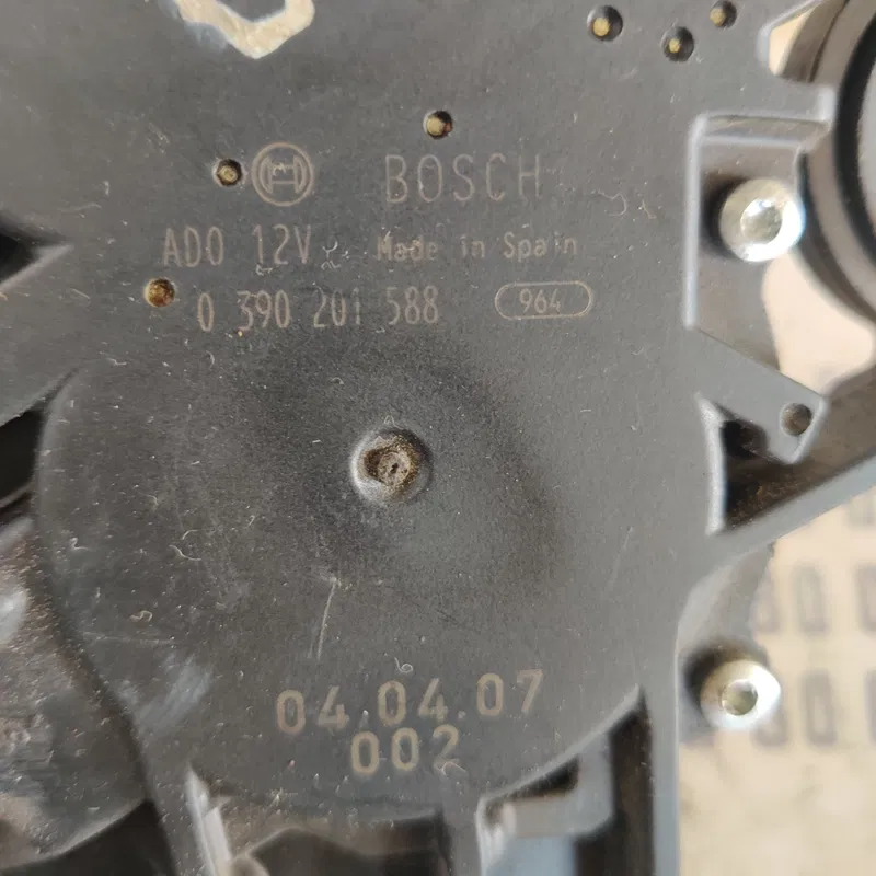 Мотор склоочисників Mazda 3 BK (03-09) задній OEM 390201588