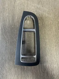 Накладка салону Mercedes C W205 (14-21) ліва OEM a2057200548