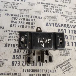 Подушка двигуна Volkswagen Golf 4 (97-06) ліва OEM 1J0199555