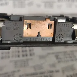 Плафон підсвітки Audi A6 C5 (97-05) задній OEM 4b9947123sj0 фото 2