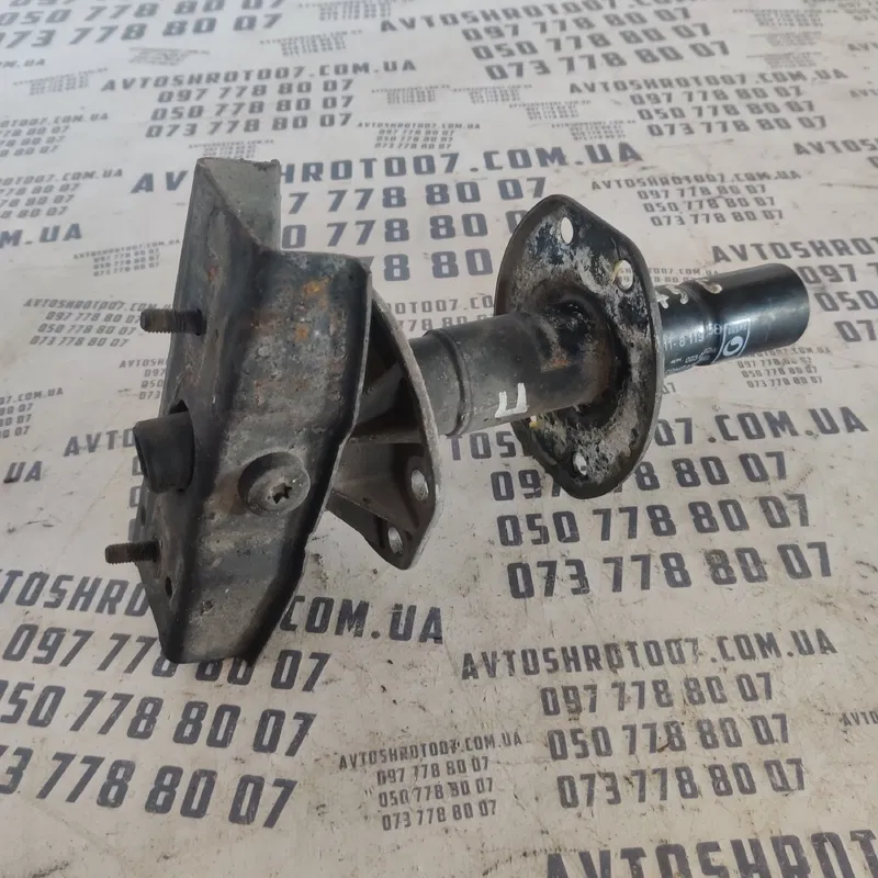 Кронштейн бампера BMW E36 (90-00) 1.6 пр пер OEM 51118119258