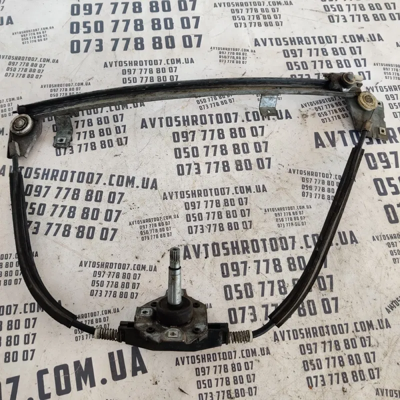 Склопідіймач Audi 100 C3 (82-91) передній правий 443837400