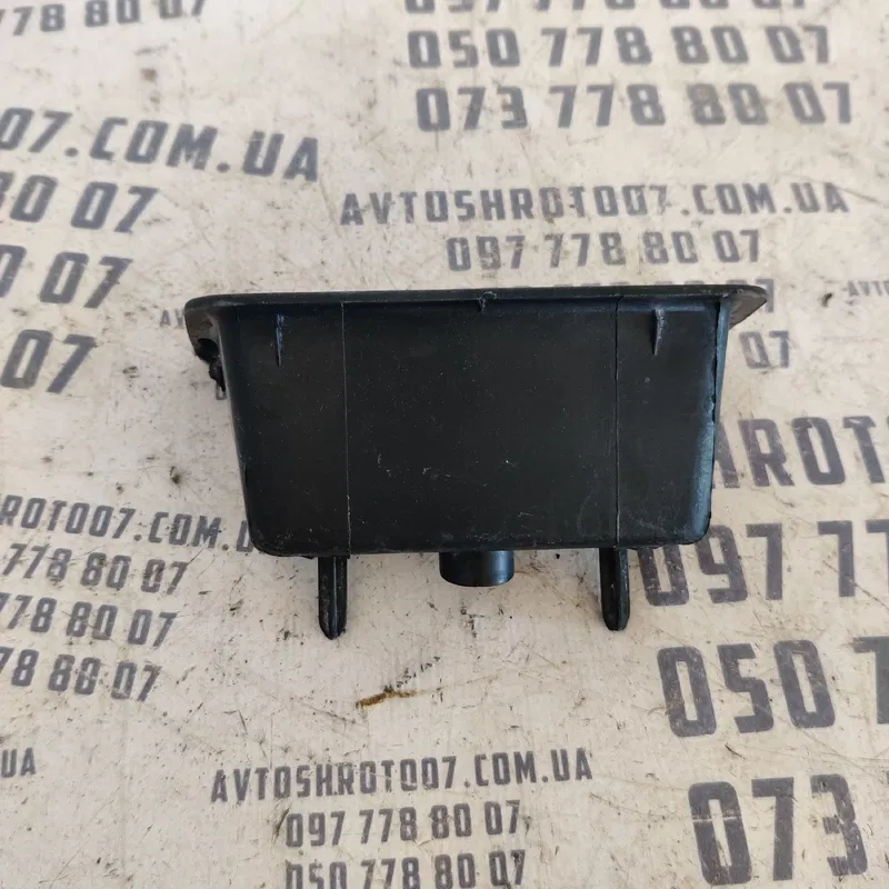 Дверна накладка Geely MK (06-15) 1.5 бенз OEM 1805629