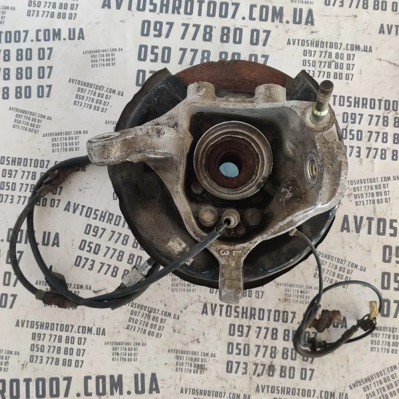 Цапфа кулак поворотний Lexus LS 430 (00-06) задня ліва
