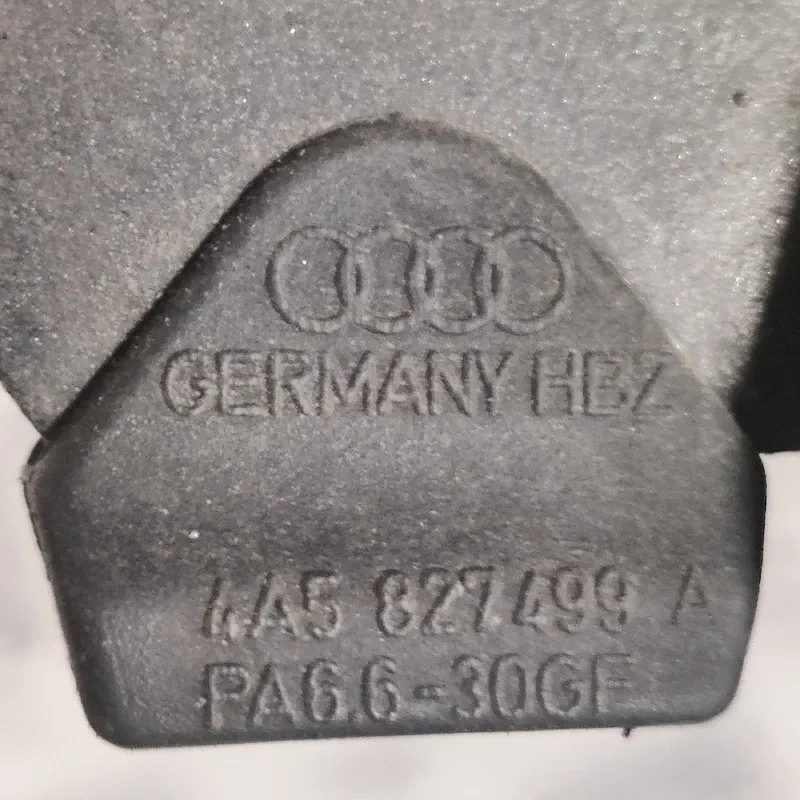 Петля капоту Audi A8 D2 (94-02) ліва OEM 4A5827499A