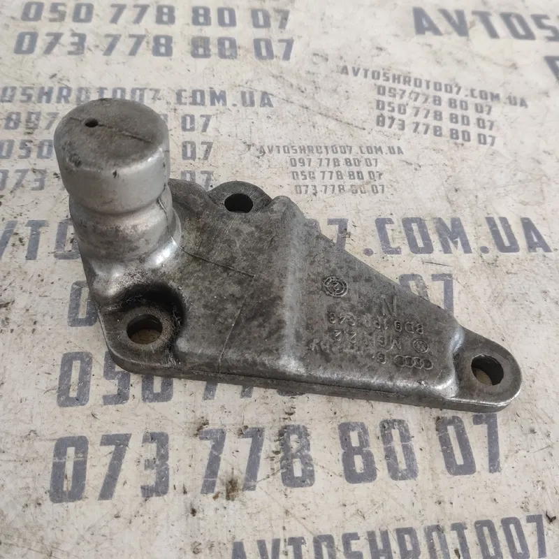 Кронштейн подушки двигуна VW Passat B5 (96-05) OEM 8d0199343