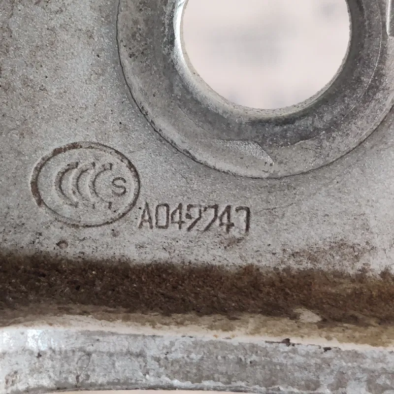 Завіса Infiniti FX 37 (08-13) перед. права нижня OEM a049747