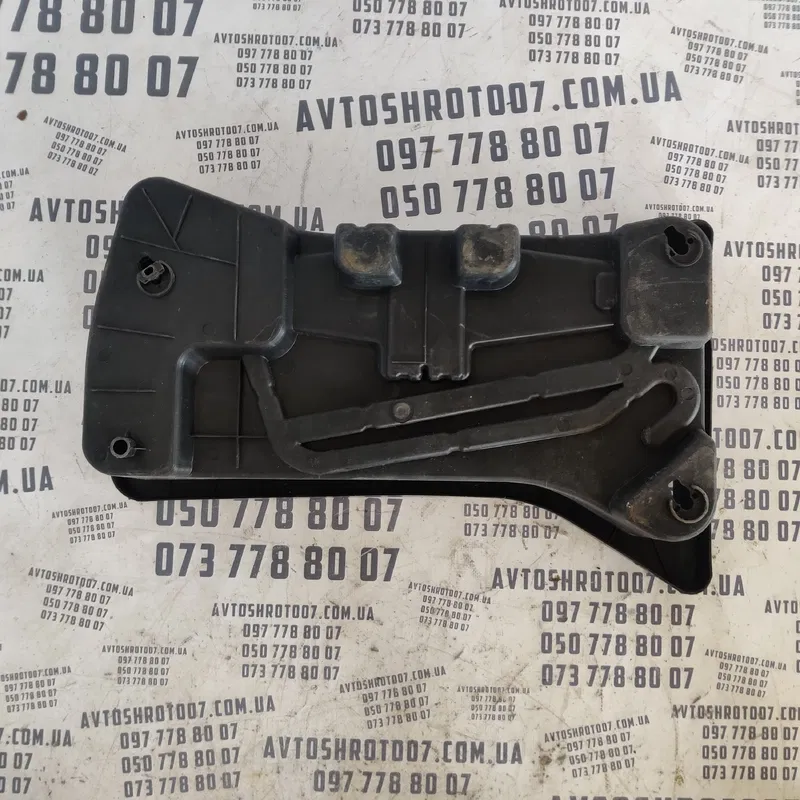 Накладка салону Geely MK права OEM 1018006065