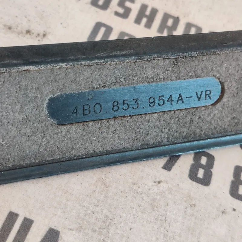 Накладка двері Audi A6 C5 передня права OEM 4b0853954a