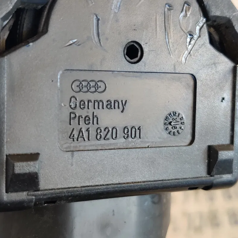 Дефлектор обдуву лівий Audi A6 C4 (94-97) OEM 4A1820901