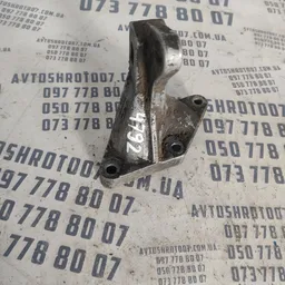 Кронштейн подушки VW Passat B3 (88-93) лівий OEM 357199353a